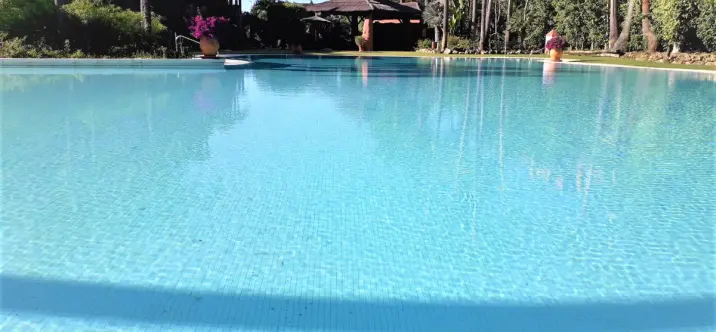 Краткосрочная аренда апартаментов на среднем этаже в Guadalmina Baja 3