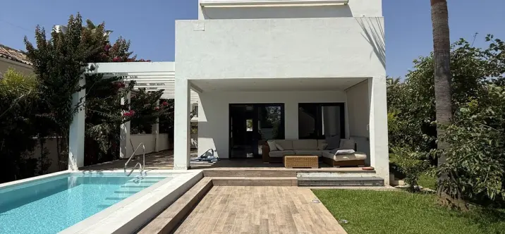 Sale of detached villa in Marbesa 3