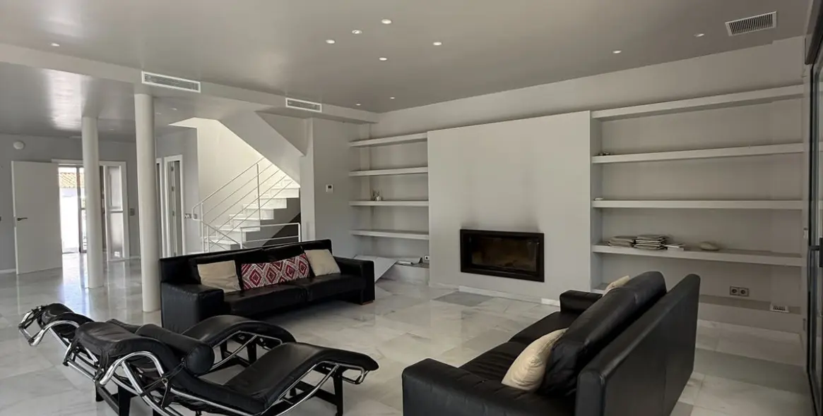 Sale of detached villa in Marbesa 7