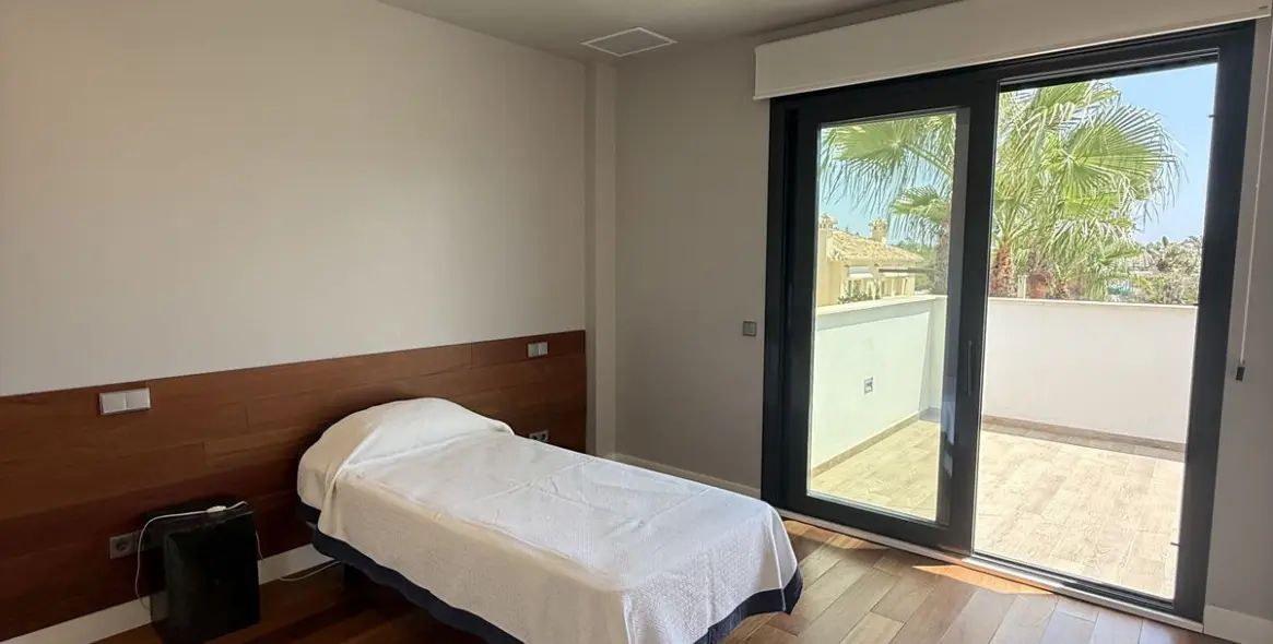 Sale of detached villa in Marbesa 18