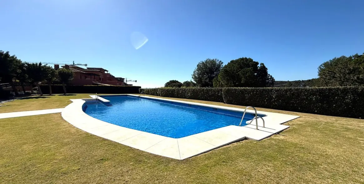 Sale of ground floor apartment in Casares Playa 36