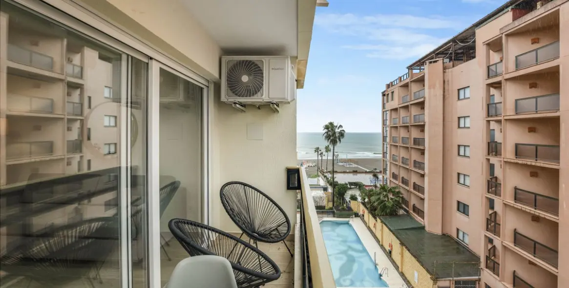 Sale of middle floor apartment in La Carihuela 10