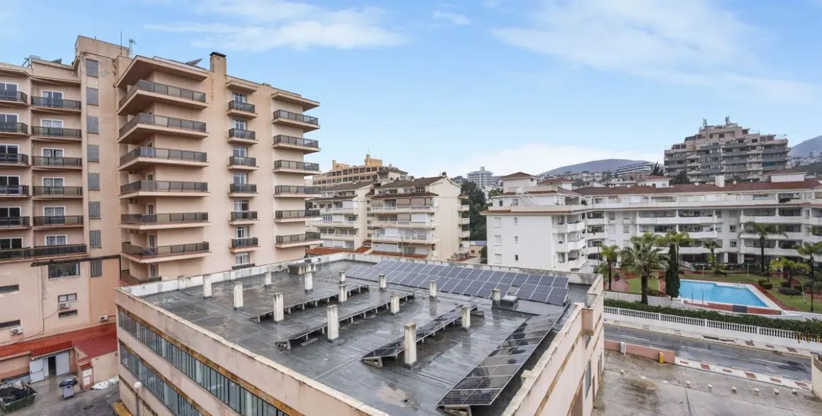 Sale of middle floor apartment in La Carihuela 15