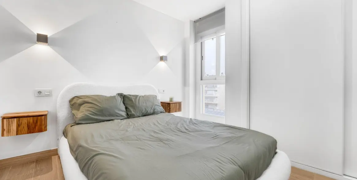 Sale of middle floor apartment in La Carihuela 17