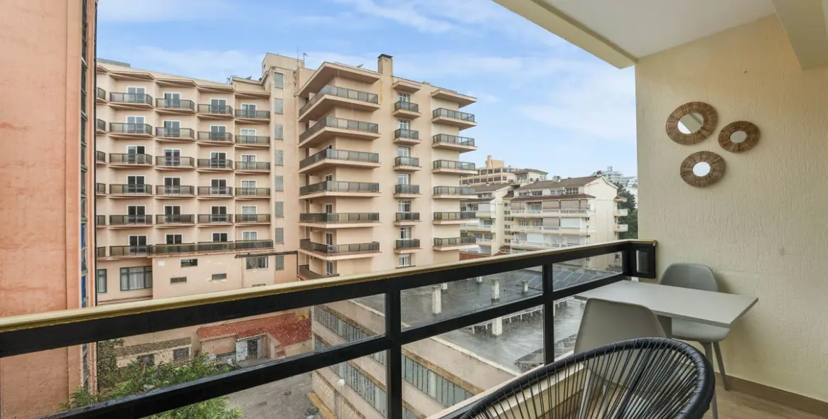 Sale of middle floor apartment in La Carihuela 21