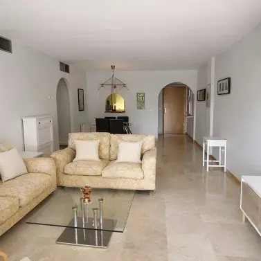 Sale of middle floor apartment in Guadalmina Alta