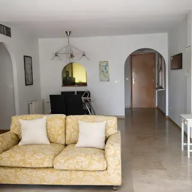 Sale of middle floor apartment in Guadalmina Alta