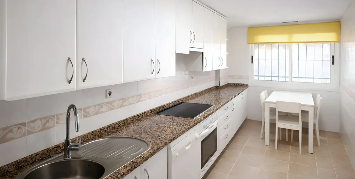 Sale of middle floor apartment in Guadalmina Alta 7