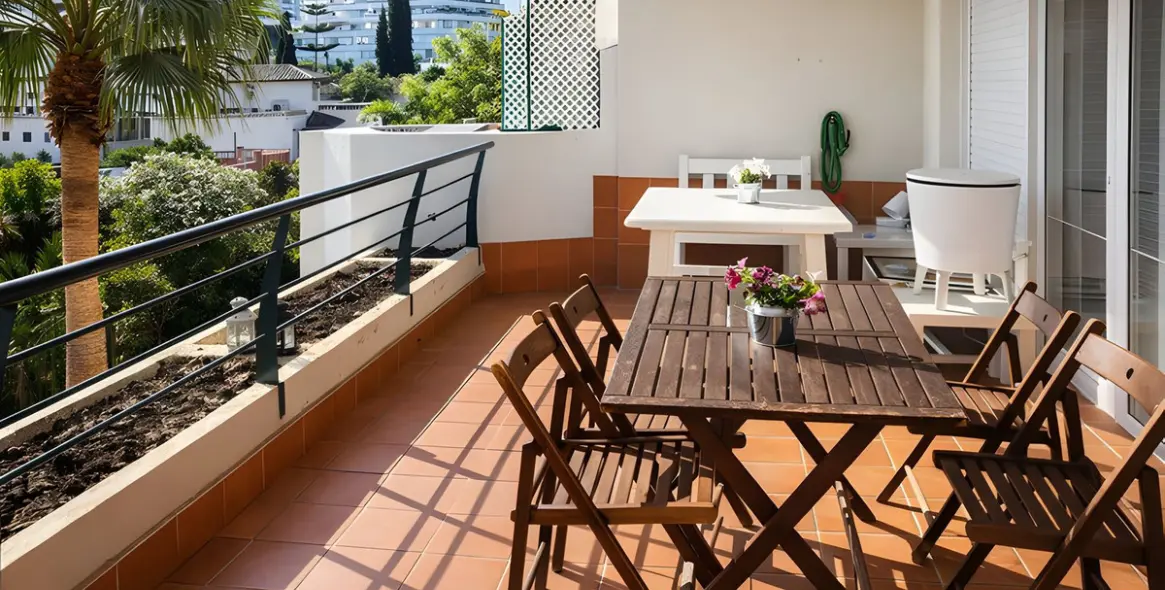 Sale of middle floor apartment in Guadalmina Alta 14