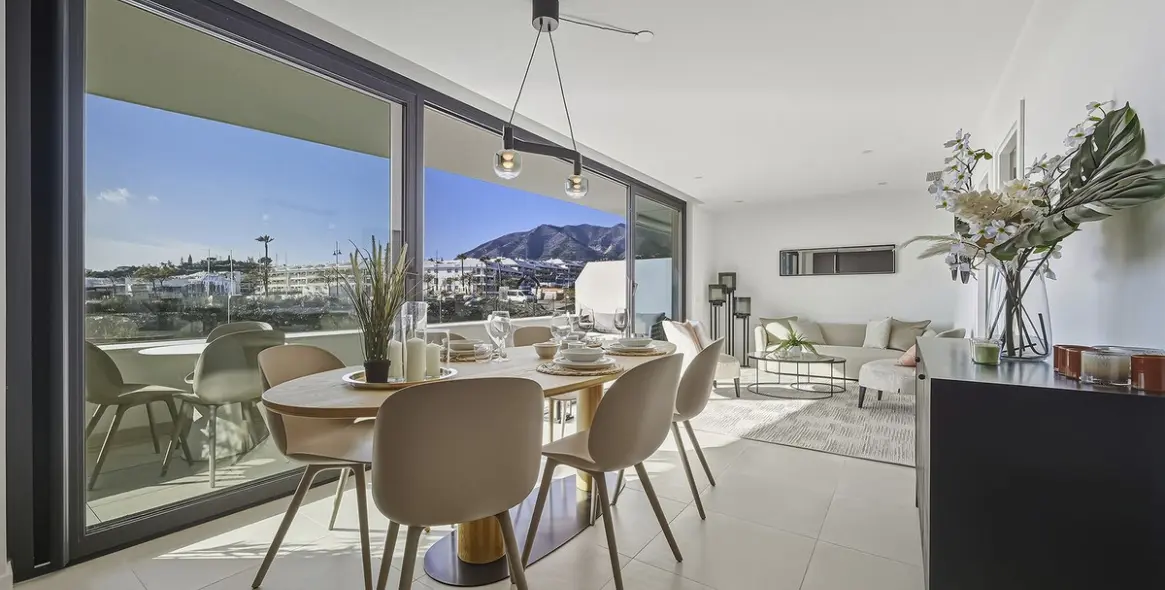 Sale of middle floor apartment in Higueron 5