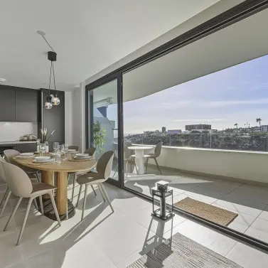 Продажа апартаментов на среднем этаже в Higueron