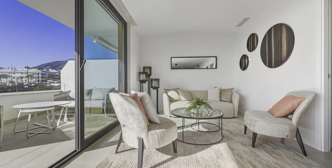 Sale of middle floor apartment in Higueron 7