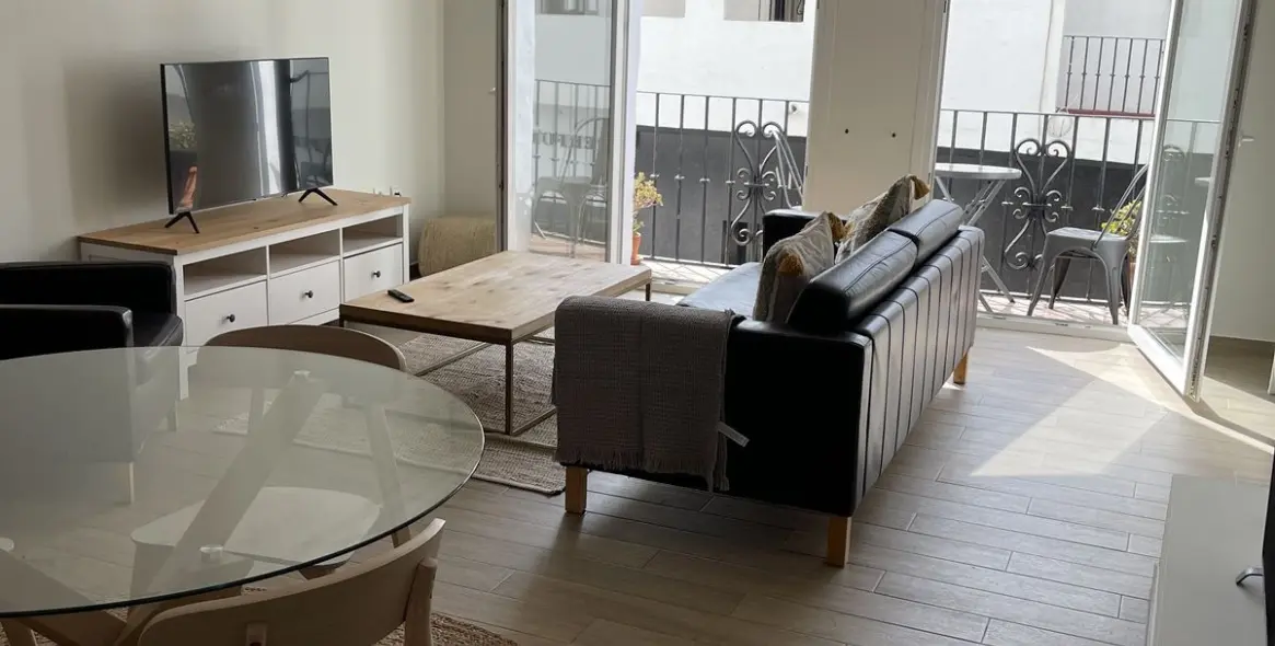 Продажа апартаментов на среднем этаже в The Golden Mile 3