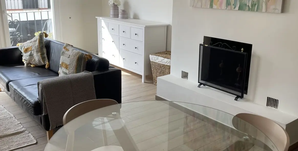 Продажа апартаментов на среднем этаже в The Golden Mile 4