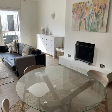 Продажа апартаментов на среднем этаже в The Golden Mile