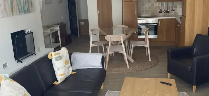 Продажа апартаментов на среднем этаже в The Golden Mile 4