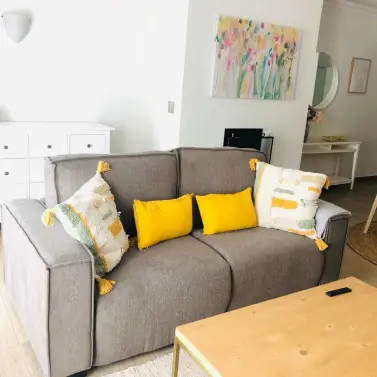 Продажа апартаментов на среднем этаже в The Golden Mile