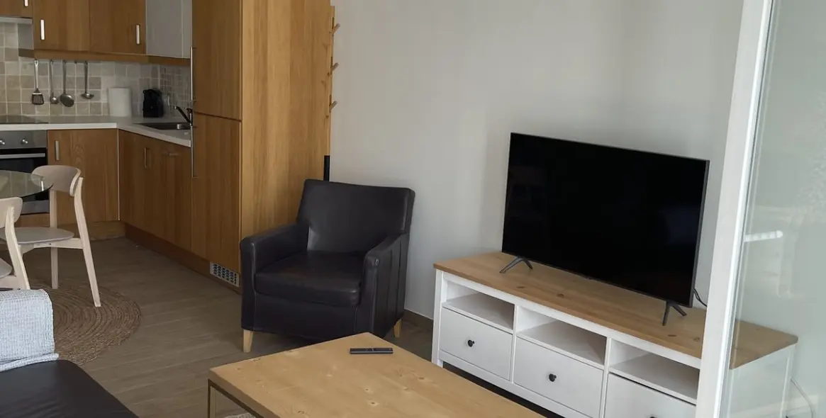 Продажа апартаментов на среднем этаже в The Golden Mile 12