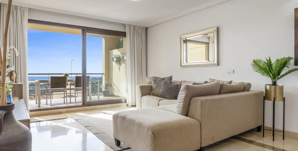 Sale of middle floor apartment in Los Arqueros 1