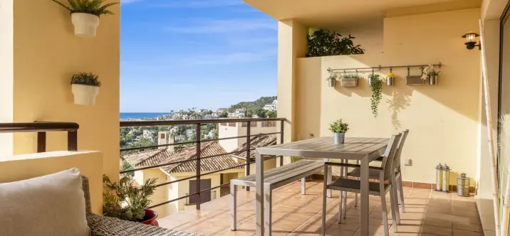 Sale of middle floor apartment in Los Arqueros 2