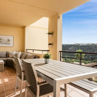 Sale of middle floor apartment in Los Arqueros