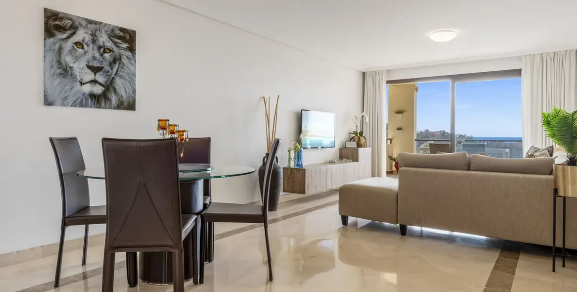 Sale of middle floor apartment in Los Arqueros 7