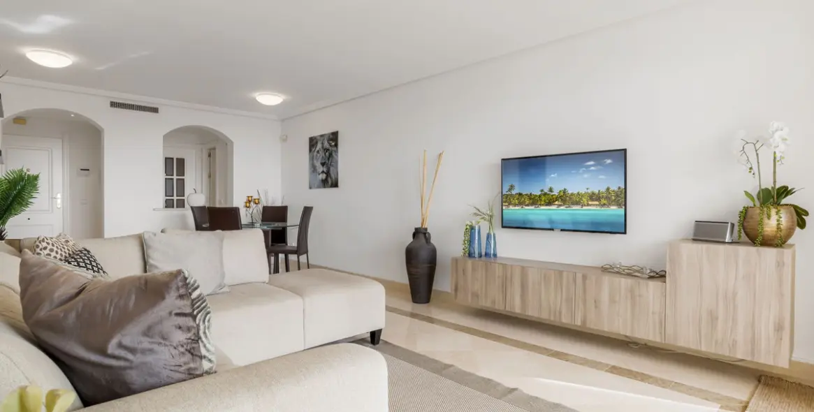 Sale of middle floor apartment in Los Arqueros 8