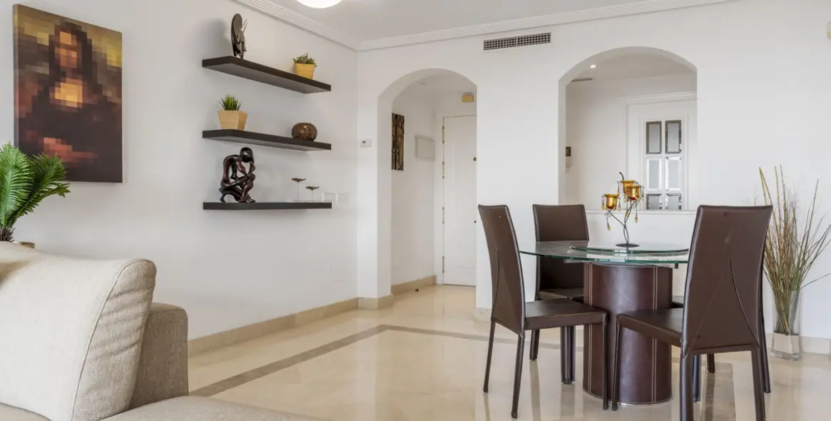 Sale of middle floor apartment in Los Arqueros 10