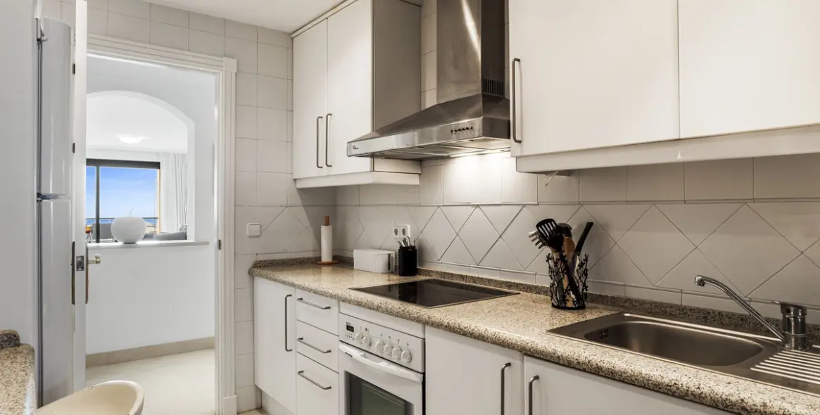 Sale of middle floor apartment in Los Arqueros 11