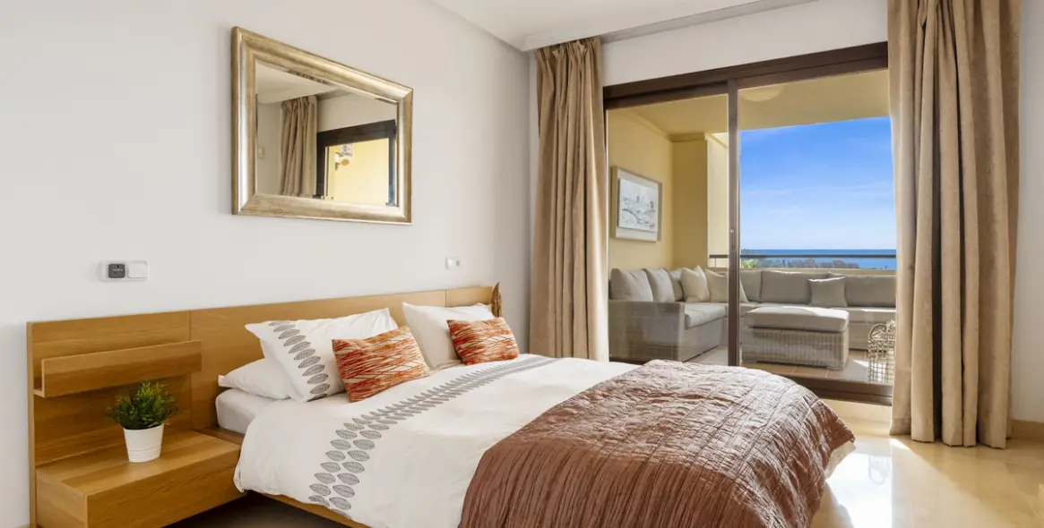 Sale of middle floor apartment in Los Arqueros 13