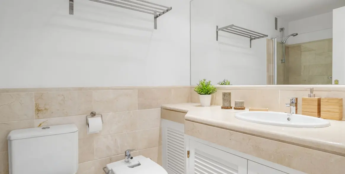 Sale of middle floor apartment in Los Arqueros 14