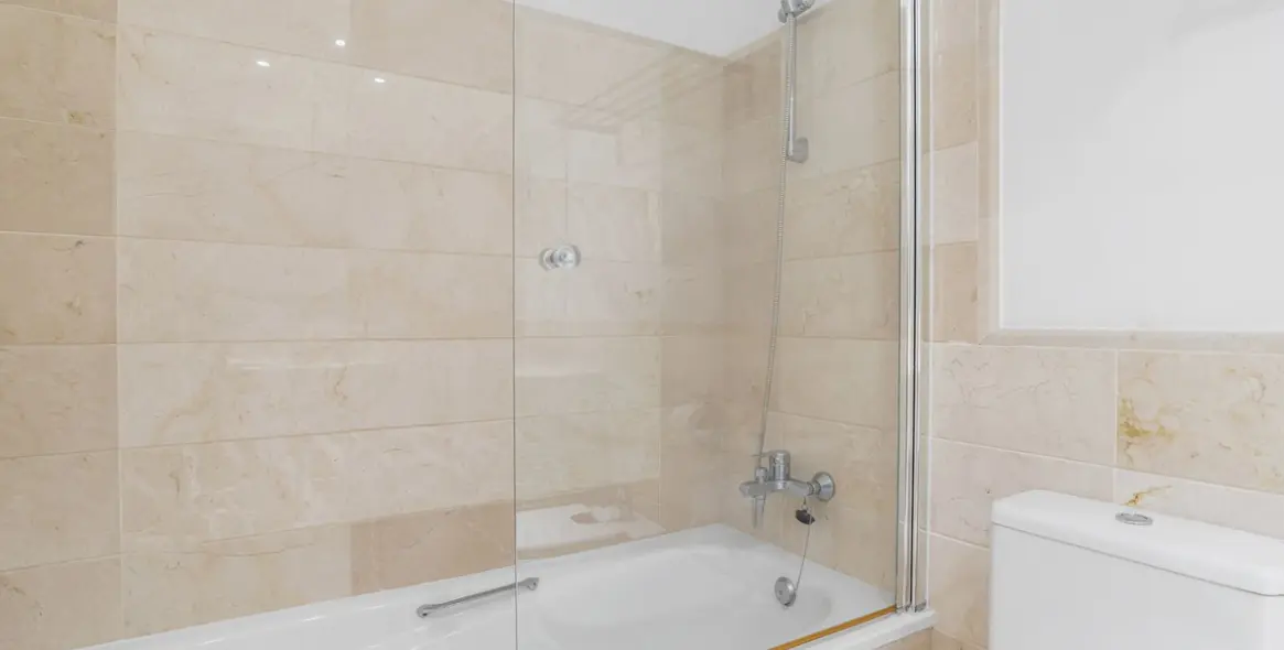 Sale of middle floor apartment in Los Arqueros 15