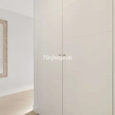 Venta de apartamento en planta media en Estepona