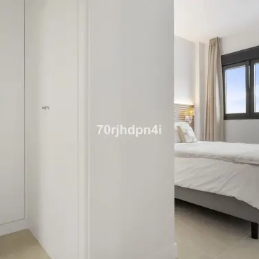 Venta de apartamento en planta media en Estepona