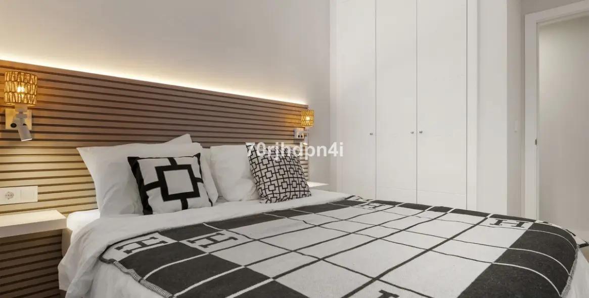 Продажа апартаментов на среднем этаже в Estepona 3