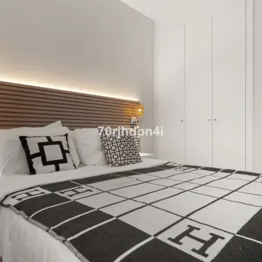 Venta de apartamento en planta media en Estepona