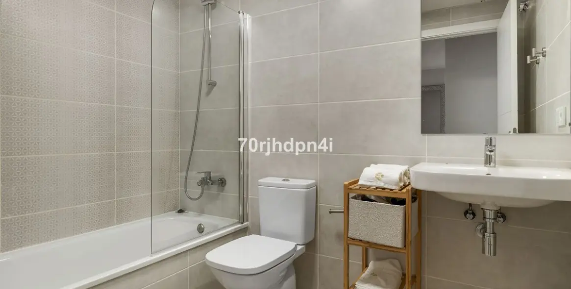 Продажа апартаментов на среднем этаже в Estepona 11