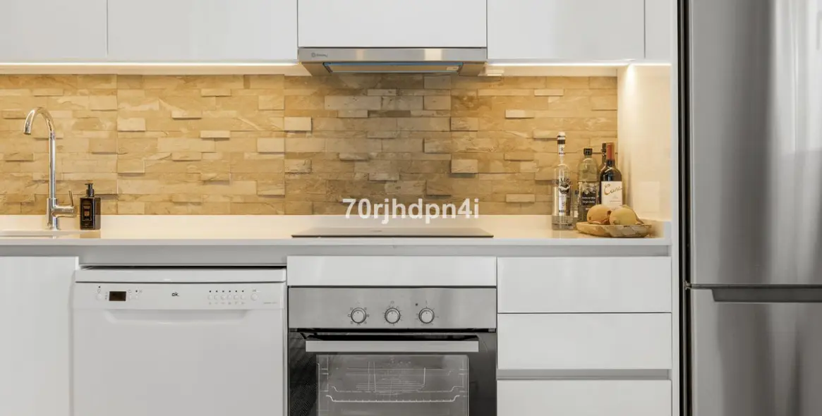 Продажа апартаментов на среднем этаже в Estepona 13