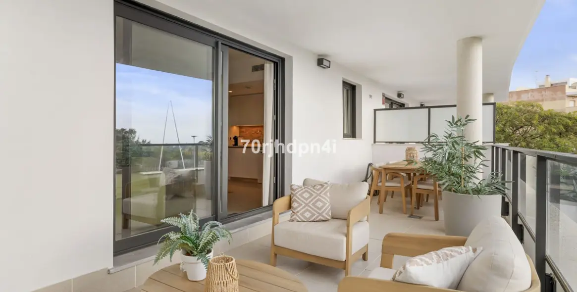 Продажа апартаментов на среднем этаже в Estepona 16