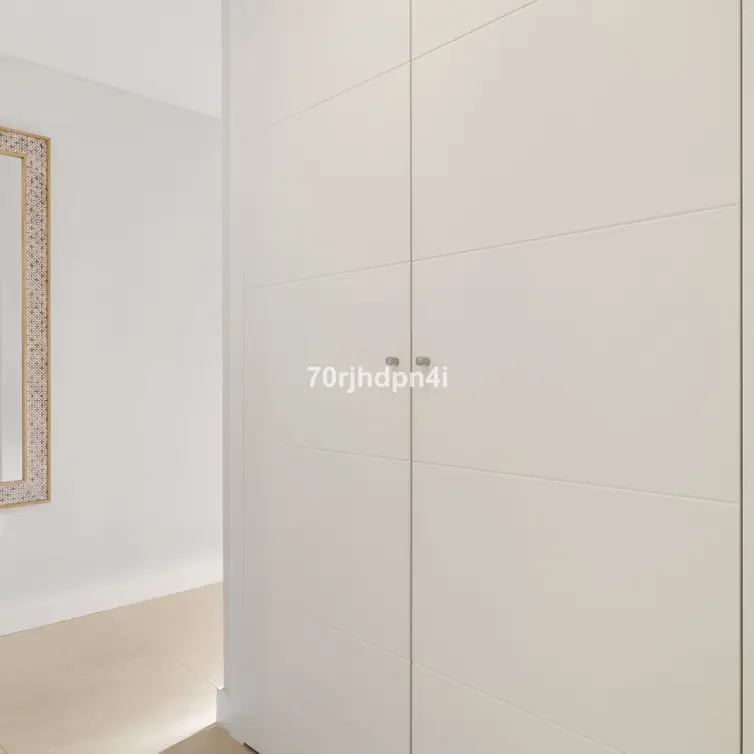 Продажа апартаментов на среднем этаже в Estepona