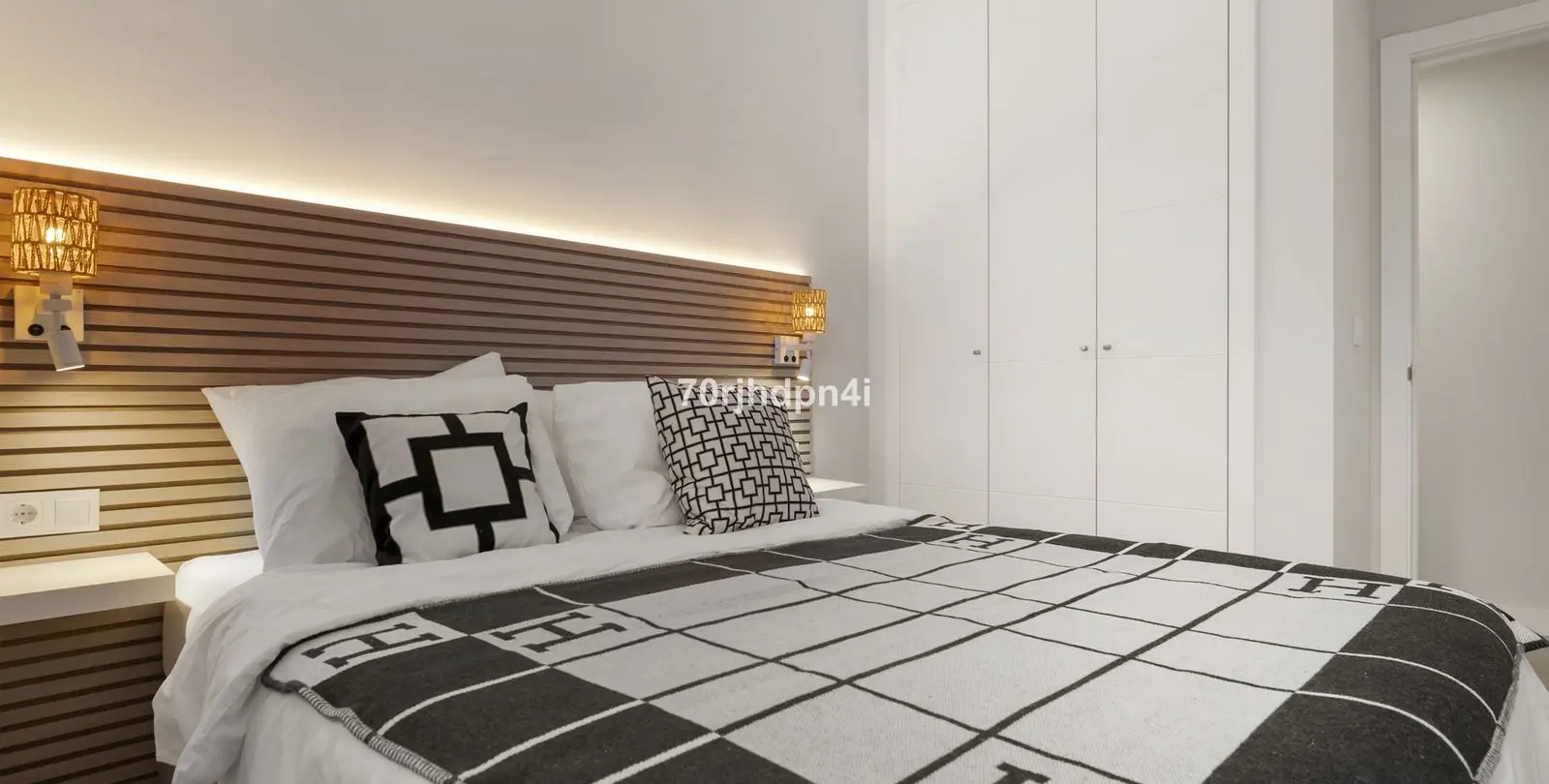 Продажа апартаментов на среднем этаже в Estepona 3