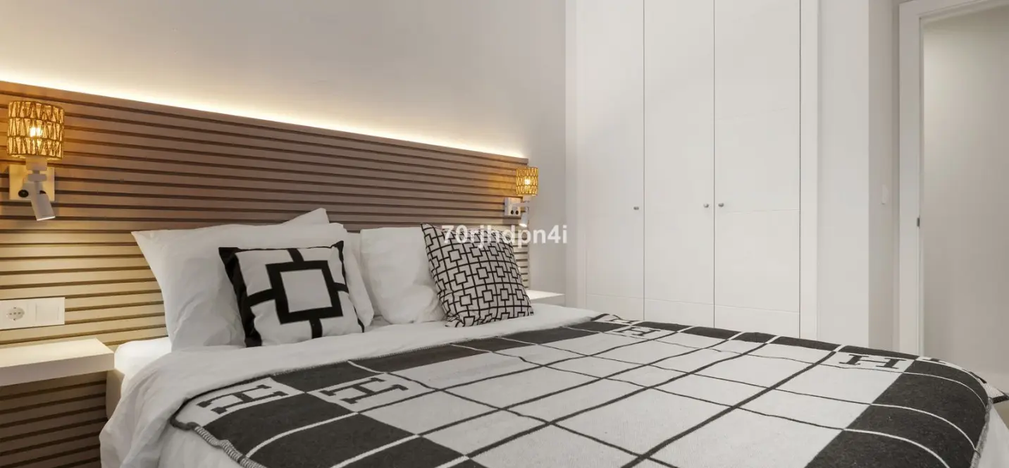 Продажа апартаментов на среднем этаже в Estepona 2