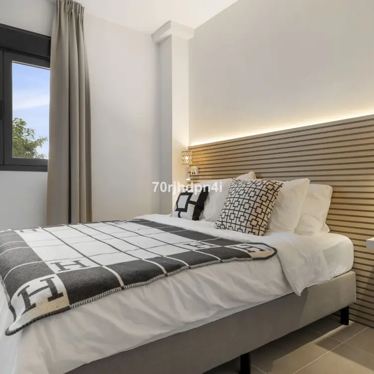 Продажа апартаментов на среднем этаже в Estepona