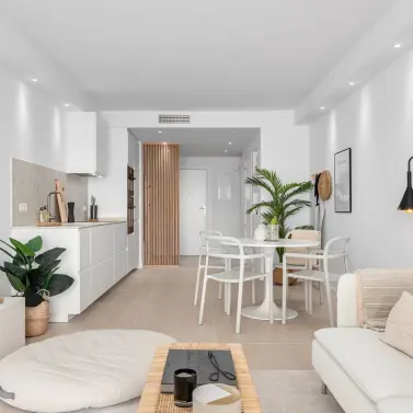 Sale of middle floor apartment in Nueva Andalucía