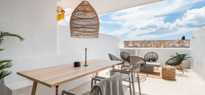Sale of middle floor apartment in Nueva Andalucía 4