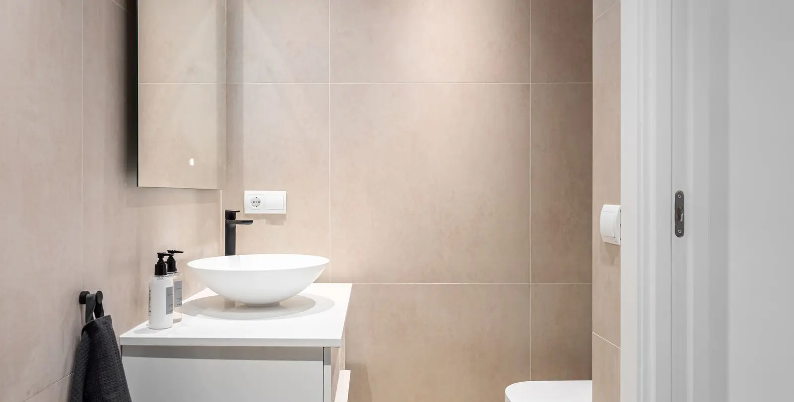 Sale of middle floor apartment in Nueva Andalucía 12