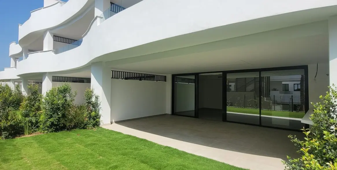 Sale of ground floor apartment in Bel Air 1