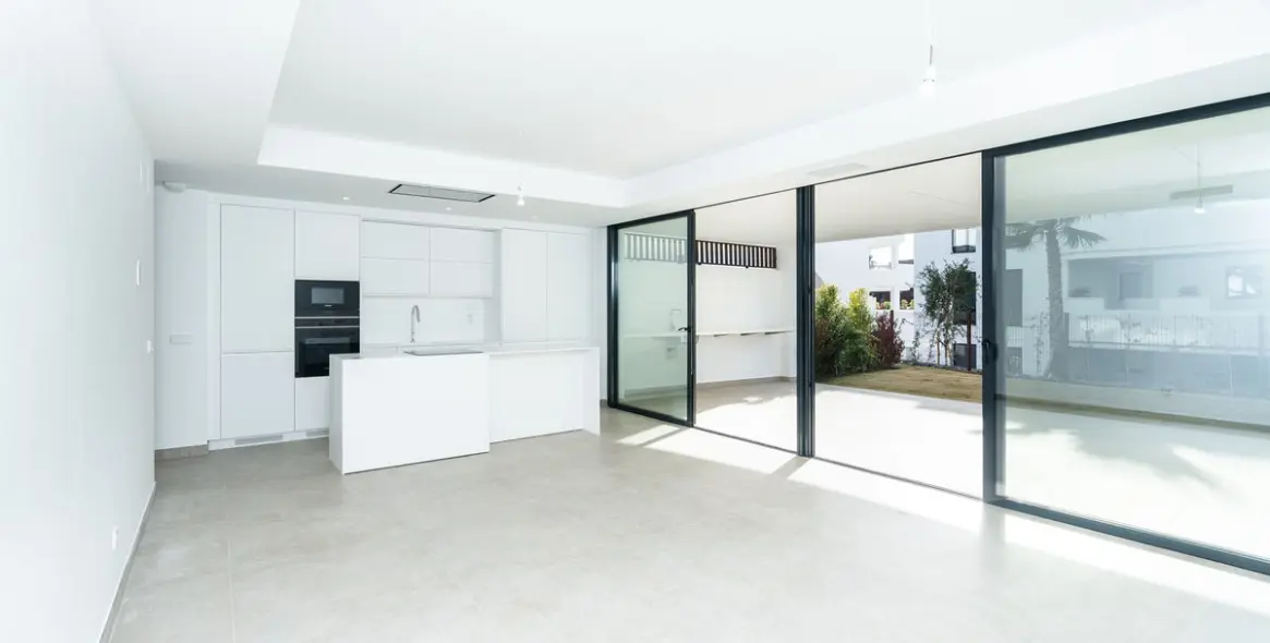 Sale of ground floor apartment in Bel Air 2