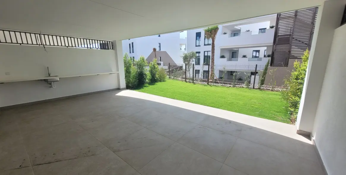 Sale of ground floor apartment in Bel Air 15