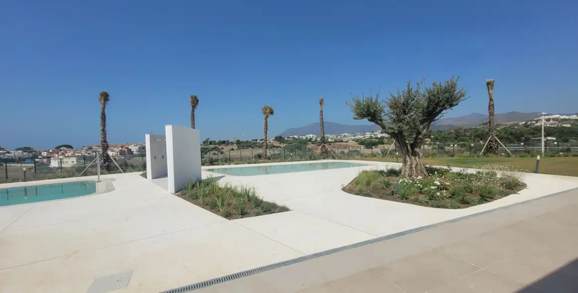 Продажа апартаментов на первом этаже в Bel Air 29